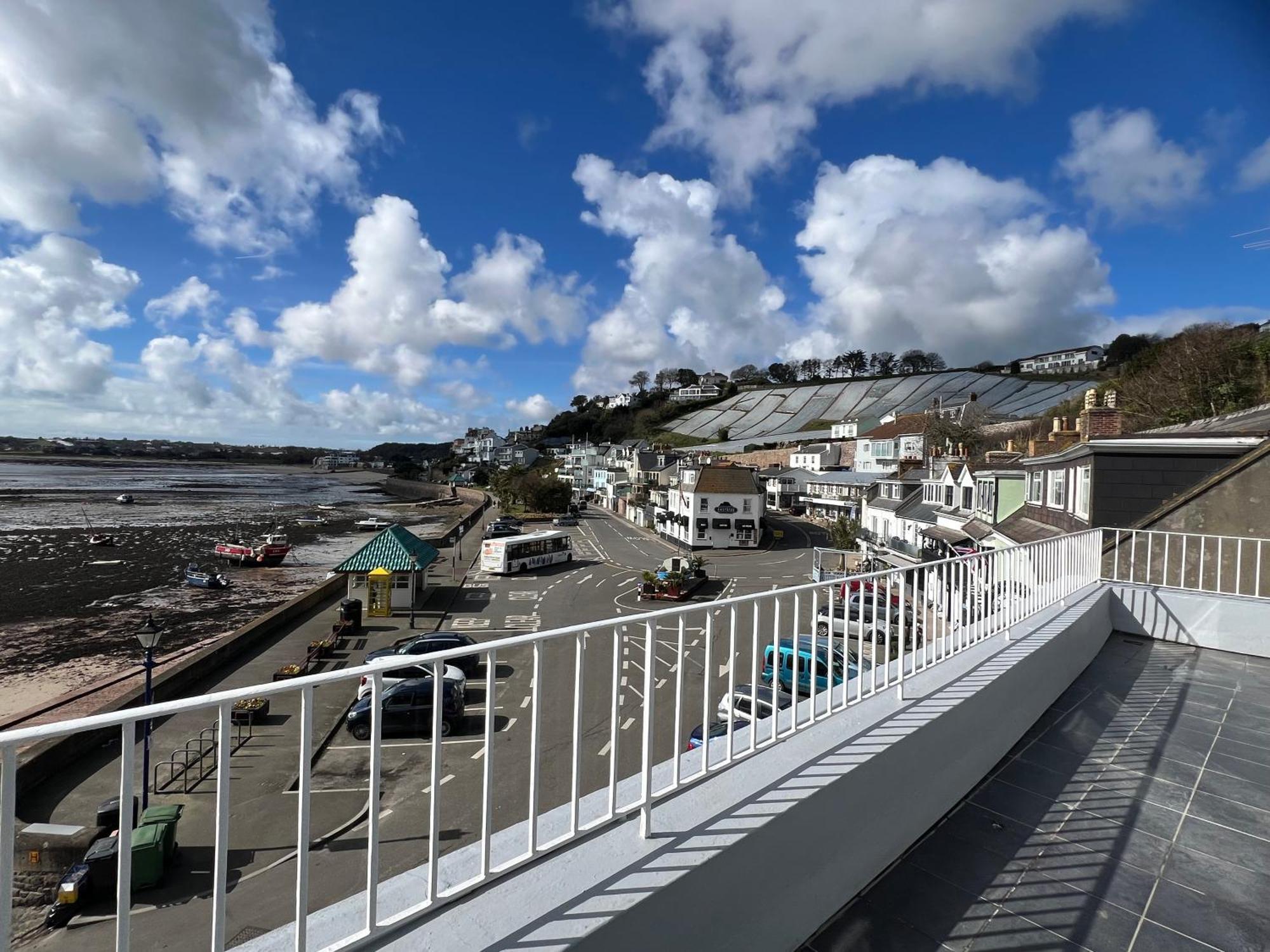 Seascale Hotel & Restaurant Gorey Exterior photo